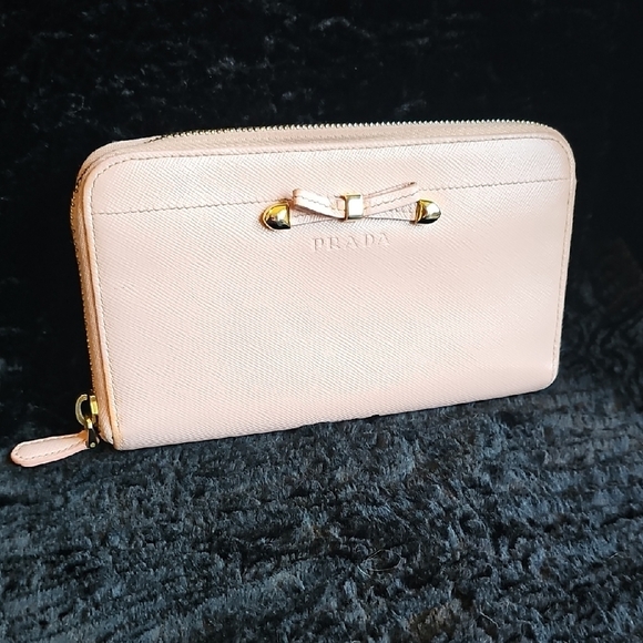 Prada Light Pink Zip Around Wallet with Gold Accents And Bow - Picture 3 of 9